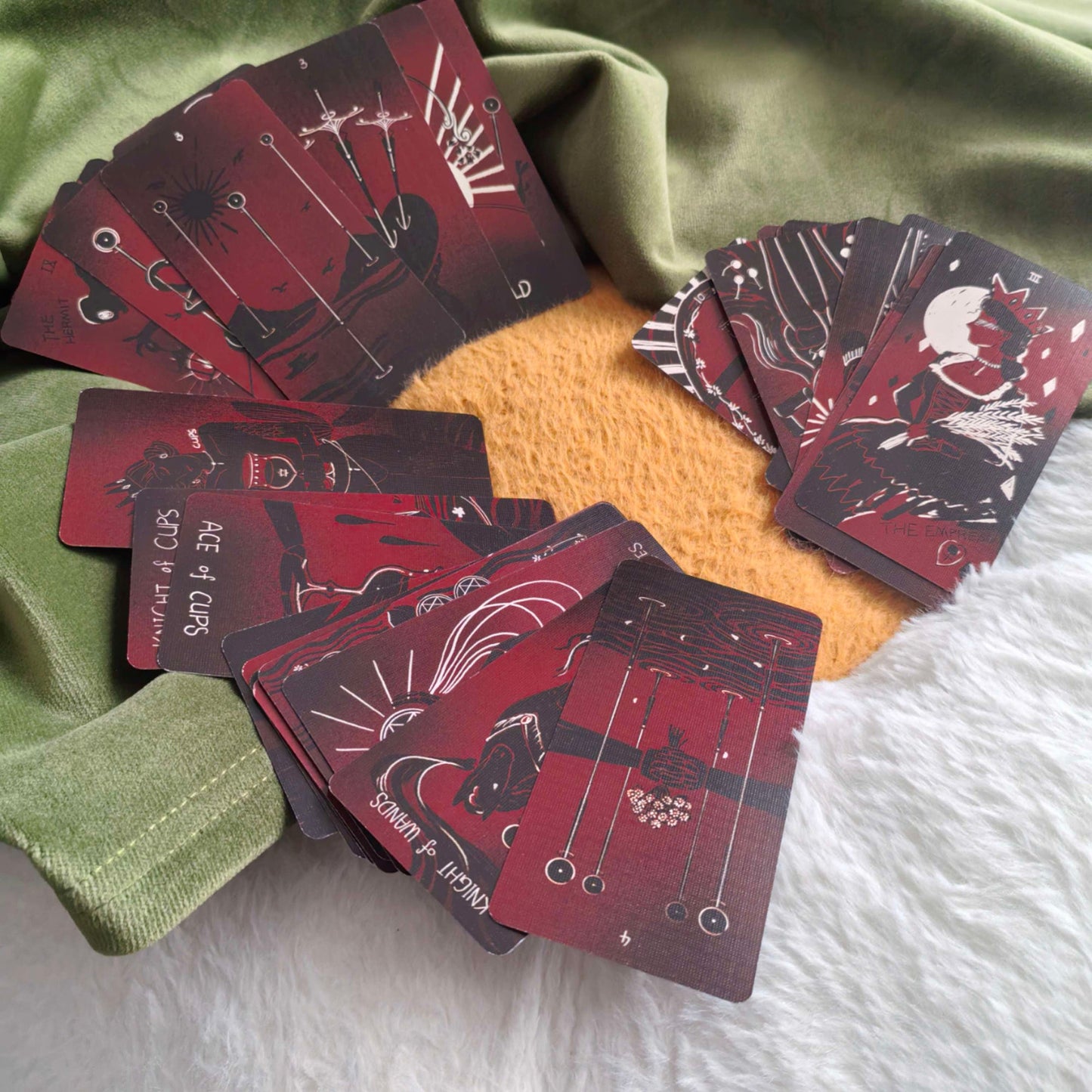 Dirty Red Tarot