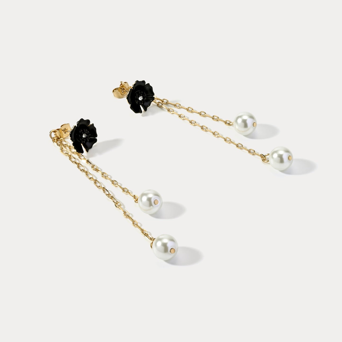 Black Flower Pearl Earrings