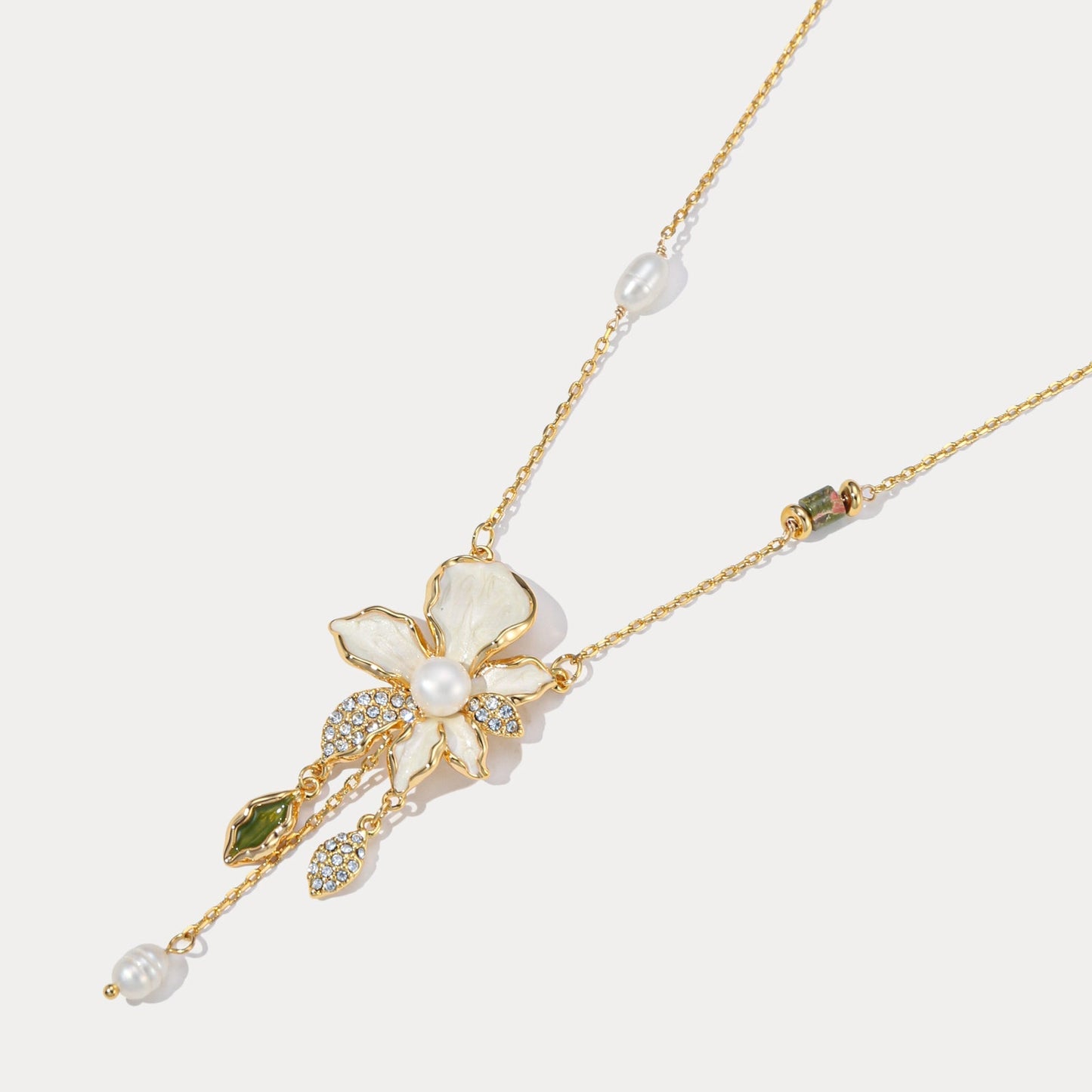 White Iris Flower Pearl Necklace