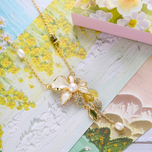 White Iris Flower Pearl Necklace