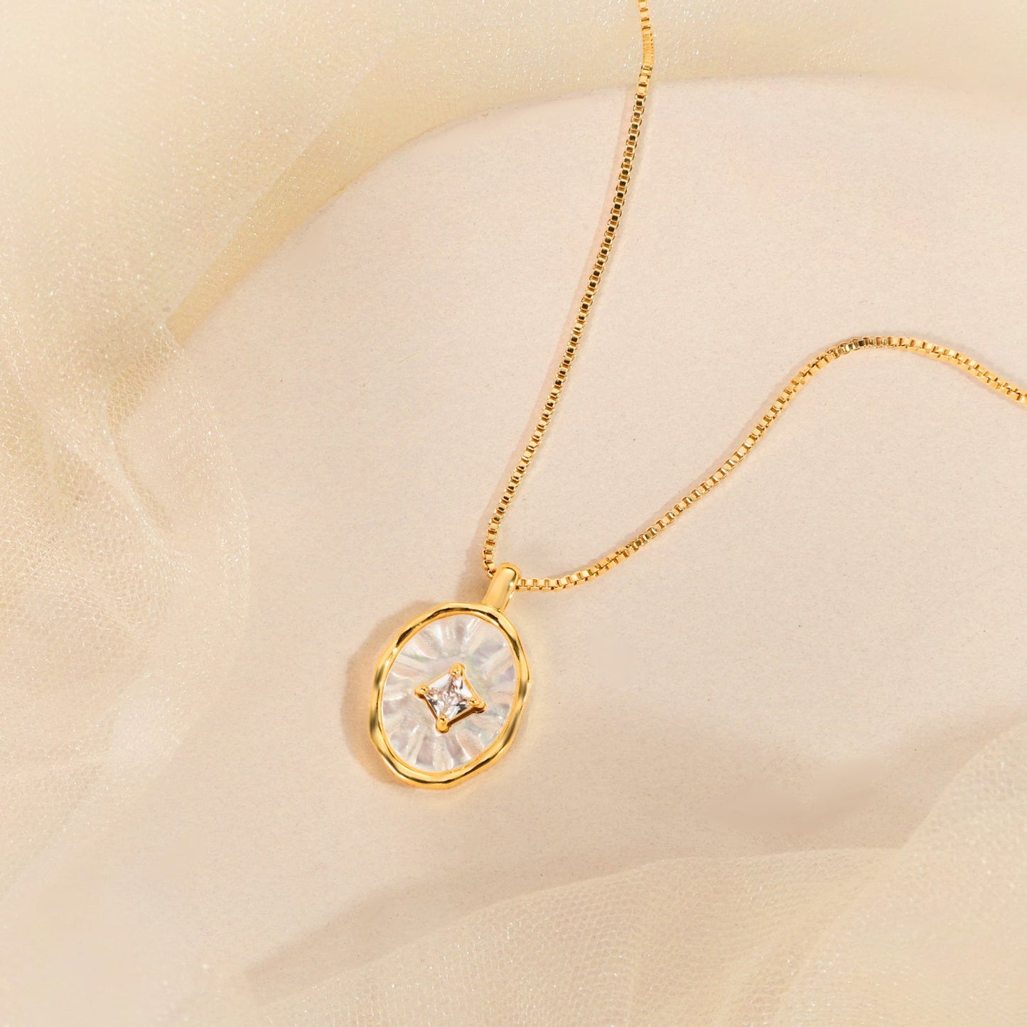 Oval Star Pendant Necklace