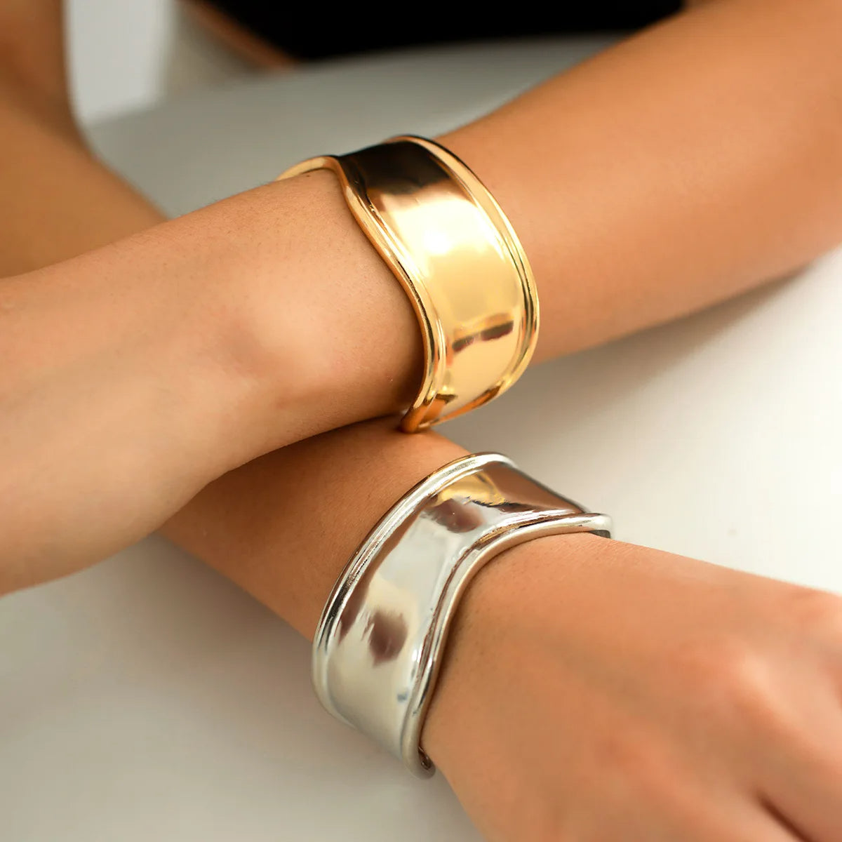 Eclipse - Wide Cuff Bracelet Gold SIlver