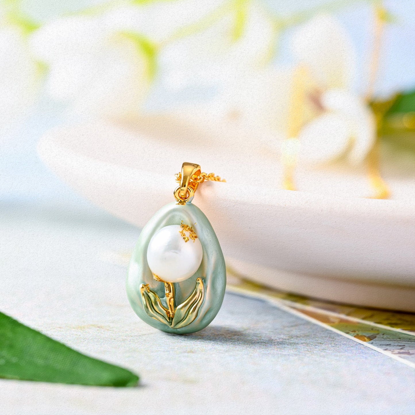 Pearl Tulip Flower Necklace