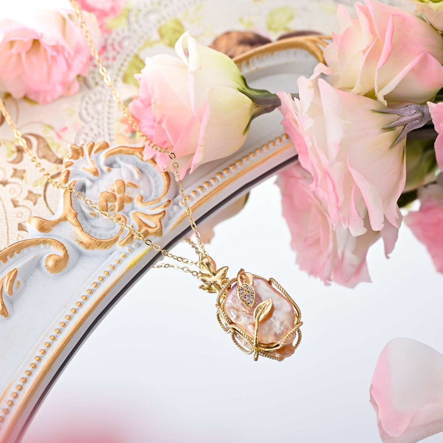 Leaf Baroque Pearl Necklace