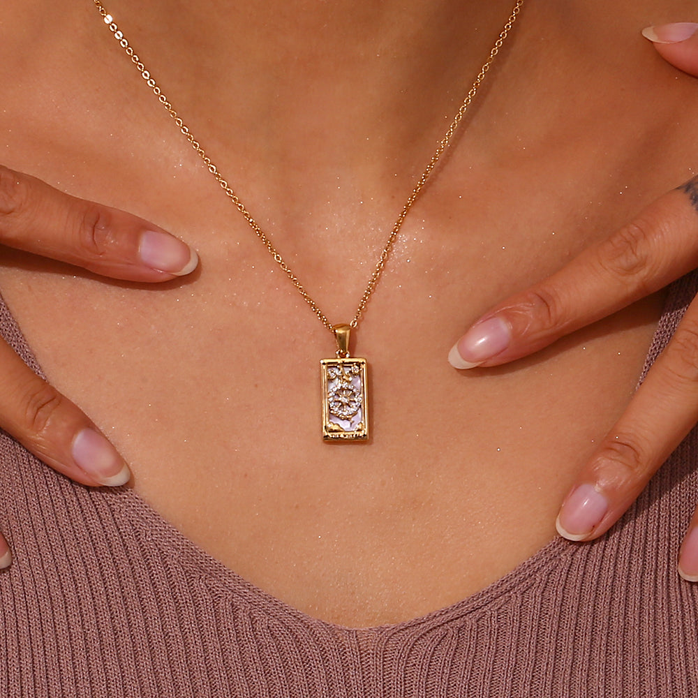 The Wheel - Tarot card Dainty 18k | Silver Necklace with Mother of Pearl