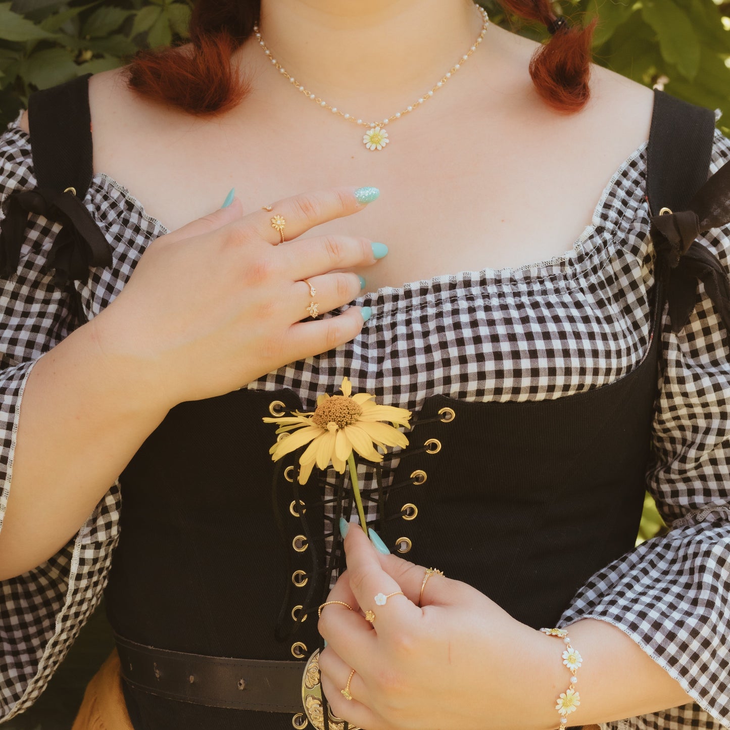 Daisy Pearl Necklace