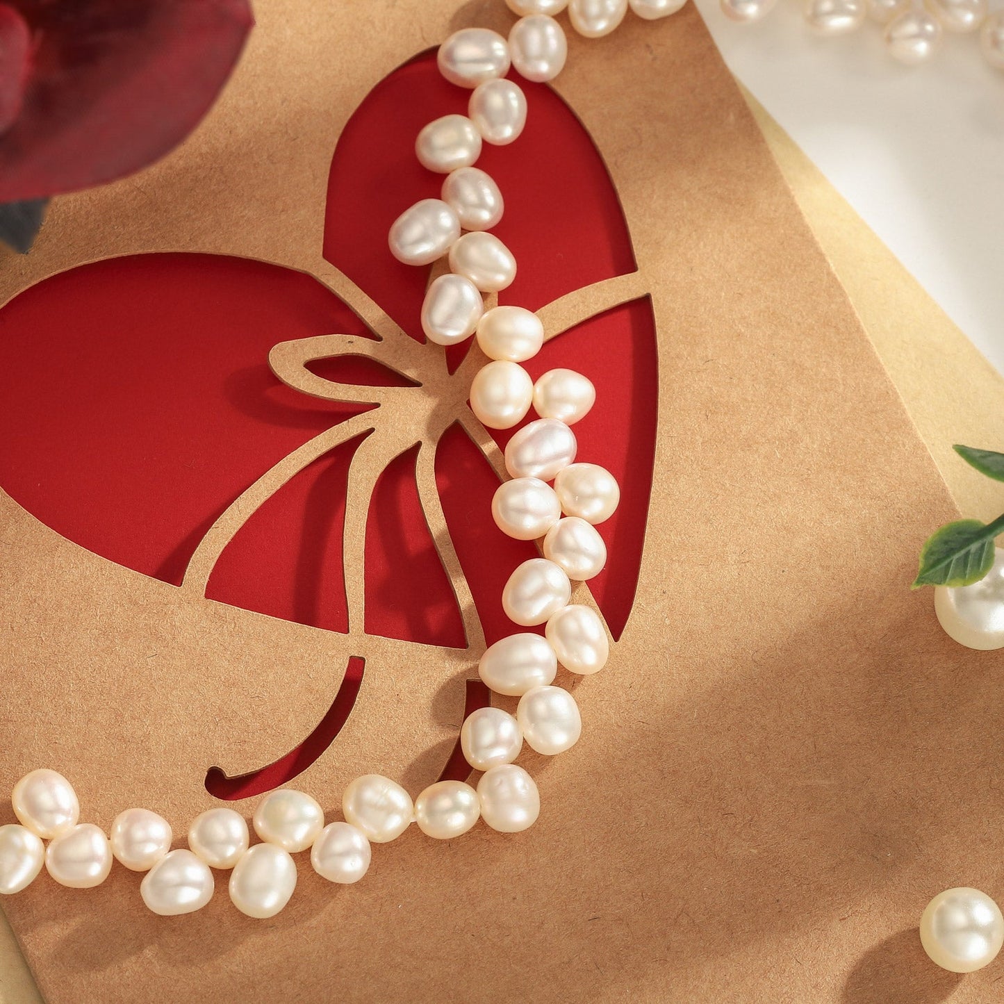 Interlaced Pearl Necklace