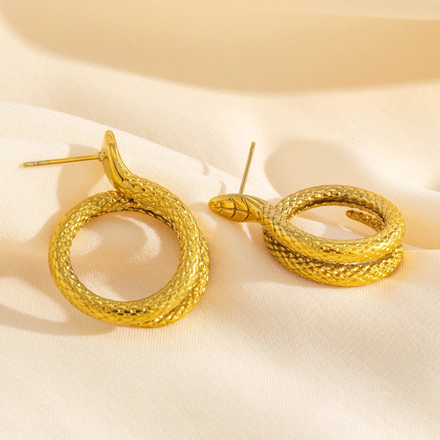 Snake Stud Earrings Gold / Silver