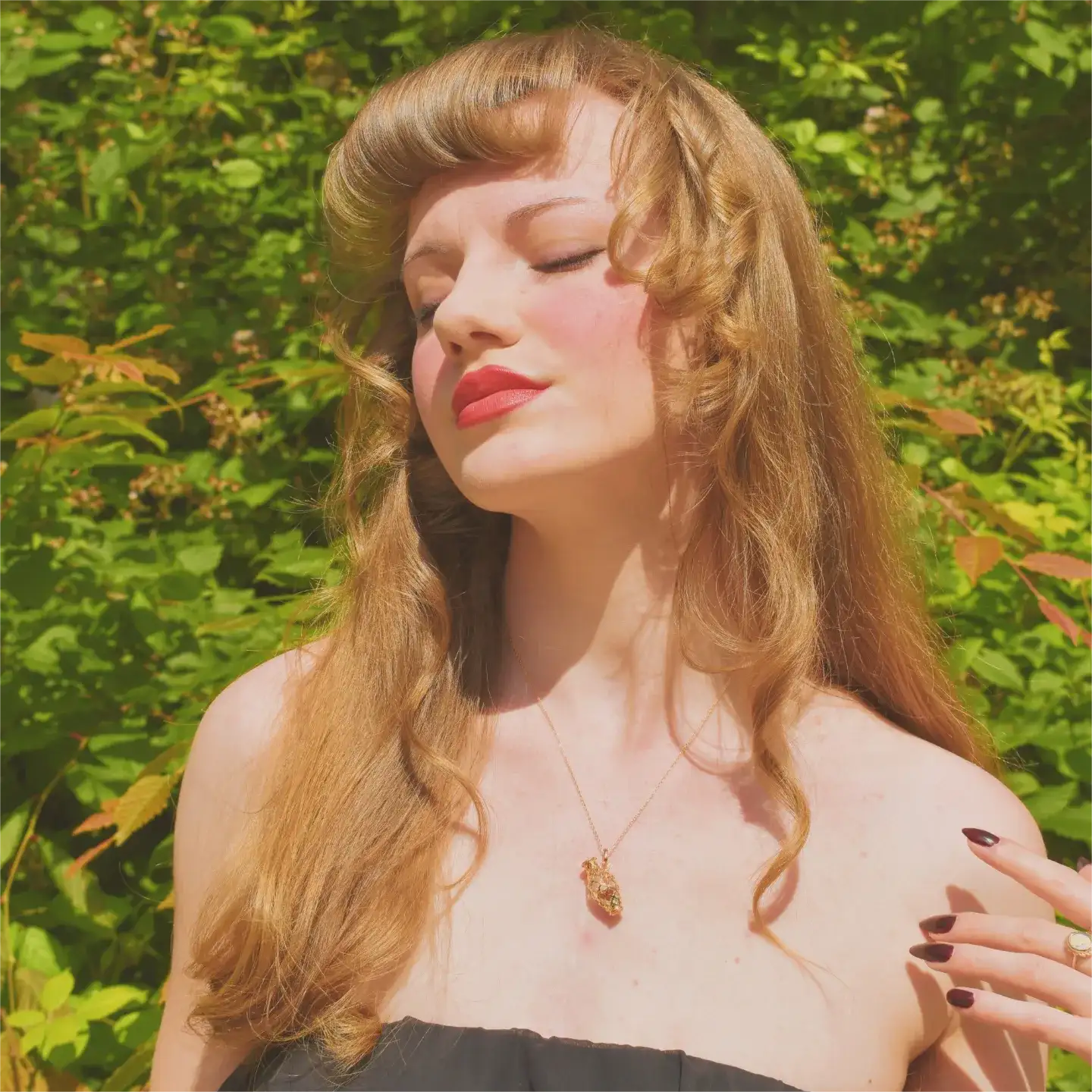 Gold Hollow Amphora Necklace