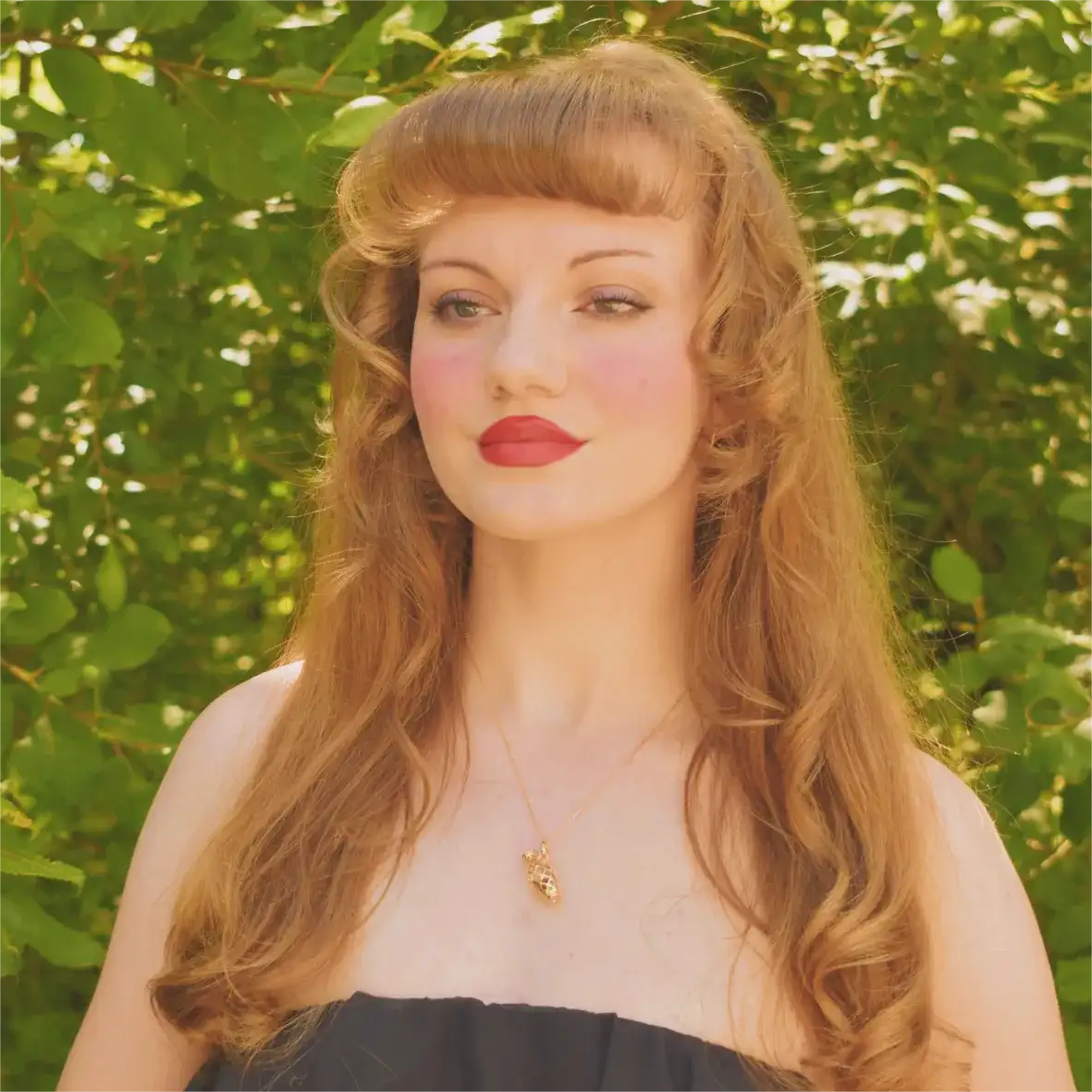 Gold Hollow Amphora Necklace