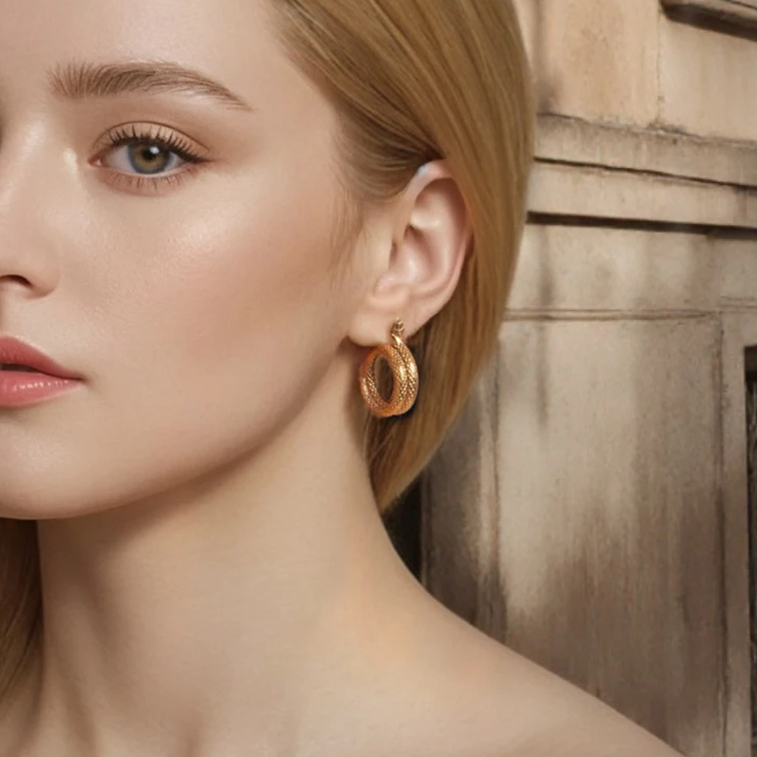Snake Stud Earrings Gold / Silver
